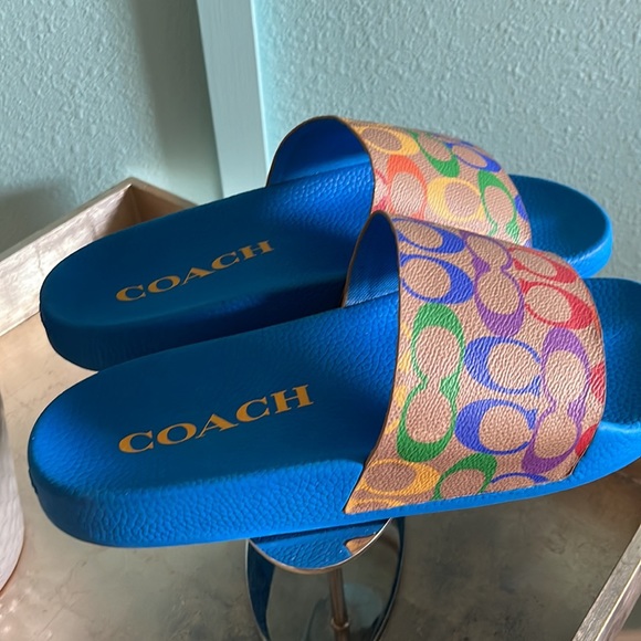 COACH Men's Signature Pride Slide Sandal Size 10 NWT in Rainbow - Picture 3 of 5